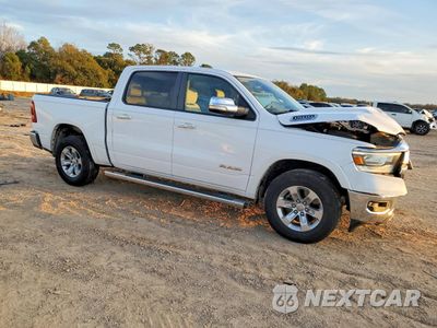Czwarte zdjęcie samochodu z boku: 2022 RAM 1500 LARAMIE VIN:1C6RREJT8NN104806 - miniatura
