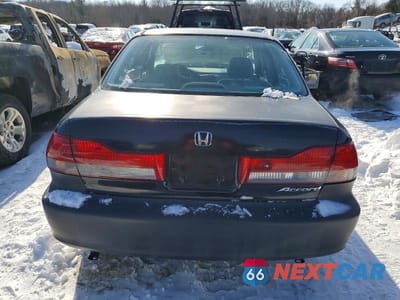 Zdjęcie 6 z 12 samochodu: 2002 HONDA ACCORD EX VIN:1HGCG16562A064365 - miniatura