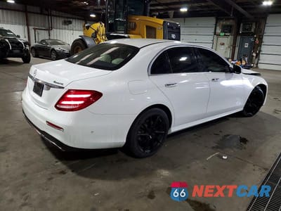 Trzecie zdjęcie samochodu z tyłu: 2018 MERCEDES-BENZ E 300 4MATIC VIN:WDDZF4KB3JA311340 - miniatura