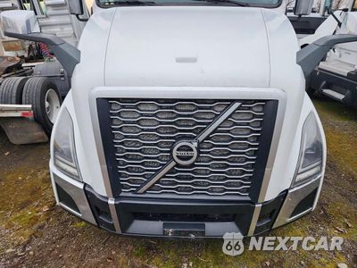 Zdjęcie 7 z 10 samochodu: 2022 VOLVO VNL SEMI TRUCK VIN:4V4NC9EH4NN287275 - miniatura