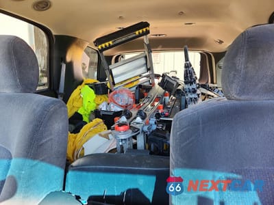 Zdjęcie 10 z 13 samochodu: 2001 CHEVROLET TAHOE C1500 VIN:1GNEC13T21R179963 - miniatura