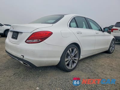Trzecie zdjęcie samochodu z tyłu: 2017 MERCEDES-BENZ C 300 VIN:55SWF4JBXHU229328 - miniatura