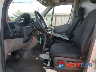 Zdjęcie 7 z 13 samochodu: 2016 MERCEDES-BENZ SPRINTER VAN VIN:WD3PE8DD1GP284696 - miniatura