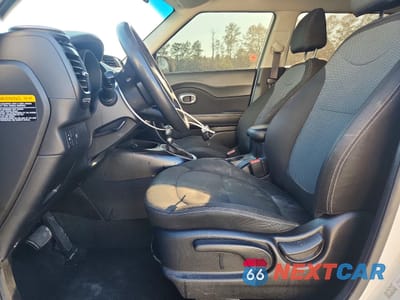 Zdjęcie 7 z 14 samochodu: 2019 KIA SOUL + VIN:KNDJP3A5XK7631246 - miniatura