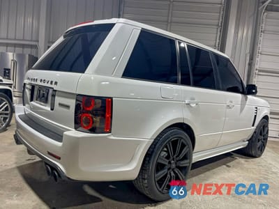 Czwarte zdjęcie samochodu z boku: 2011 LAND ROVER RANGE ROVER HSE LUXURY VIN:SALMF1E46BA357805 - miniatura