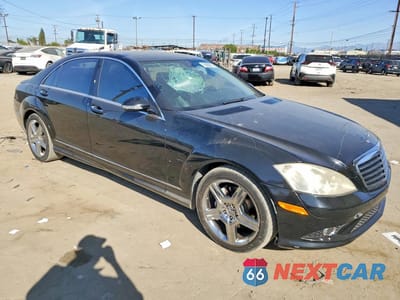 Czwarte zdjęcie samochodu z boku: 2008 MERCEDES-BENZ S 550 VIN:WDDNG71X48A195182 - miniatura