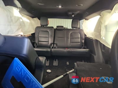 Zdjęcie 10 z 13 samochodu: 2023 LINCOLN NAVIGATOR L RESERVE VIN:5LMJJ3LG9PEL13310 - miniatura