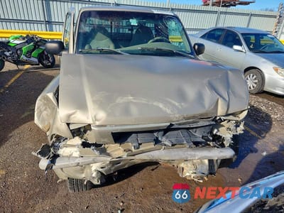Piąte zdjęcie samochodu w środku: 2002 MAZDA B3000 VIN:4F4YR12U72TM08888 - miniatura