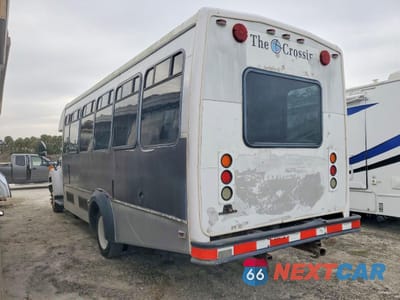 Trzecie zdjęcie samochodu z tyłu: 2006 CHEVROLET C5500 C5V042 VIN:1GBE5V1G26F404315 - miniatura