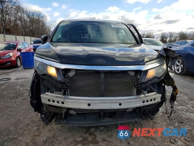 Piąte zdjęcie samochodu w środku: 2017 HONDA PILOT LX VIN:5FNYF6H14HB041391 - miniatura