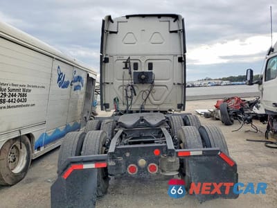 Zdjęcie 9 z 10 samochodu: 2014 FREIGHTLINER CASCADIA 125 SEMI TRUCK VIN:1FUJGLD67ELFP4094 - miniatura
