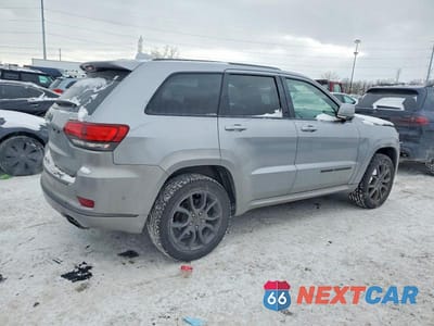 Trzecie zdjęcie samochodu z tyłu: 2021 JEEP GRAND CHEROKEE OVERLAND VIN:1C4RJFCG8MC671193 - miniatura
