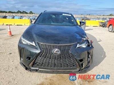Piąte zdjęcie samochodu w środku: 2019 LEXUS UX 200 VIN:JTHY3JBH1K2018693 - miniatura