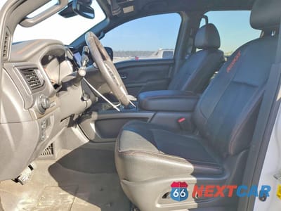 Zdjęcie 7 z 12 samochodu: 2021 NISSAN TITAN SV VIN:1N6AA1ED8MN524473 - miniatura