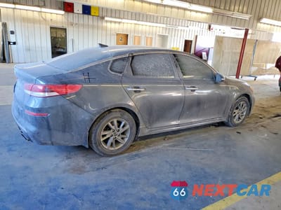 Trzecie zdjęcie samochodu z tyłu: 2019 KIA OPTIMA LX VIN:5XXGT4L35KG377959 - miniatura