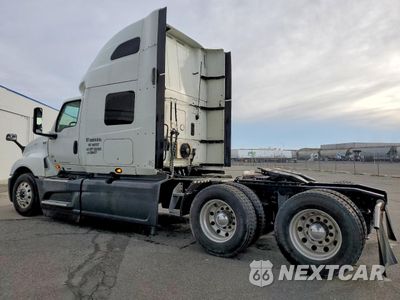 Trzecie zdjęcie samochodu z tyłu: 2021 INTERNATIONAL LT625 SEMI TRUCK VIN:3HSDZAPR8MN318437 - miniatura