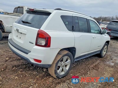 Trzecie zdjęcie samochodu z tyłu: 2014 JEEP COMPASS LATITUDE VIN:1C4NJDEB6ED826985 - miniatura