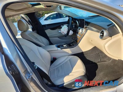 Zdjęcie 7 z 13 samochodu: 2019 MERCEDES-BENZ C 300 VIN:55SWF8DB1KU308476 - miniatura
