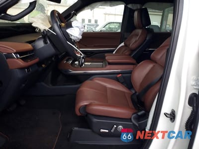 Zdjęcie 7 z 13 samochodu: 2025 LINCOLN NAVIGATOR RESERVE VIN:5LMJJ2LG1SEL13191 - miniatura