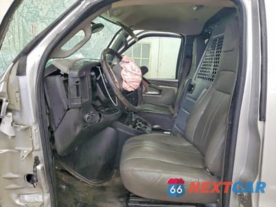Zdjęcie 7 z 12 samochodu: 2018 GMC SAVANA G2500 UTILITY / SERVICE VAN VIN:1GTW7AFP0J1185470 - miniatura