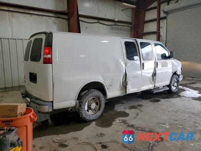 Trzecie zdjęcie samochodu z tyłu: 2023 CHEVROLET EXPRESS G3500 VIN:1GCZGHFP4P1185597 - miniatura