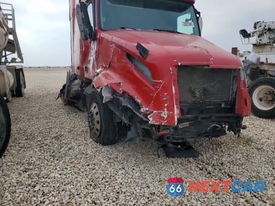 Zdjęcie 9 z 10 samochodu: 2021 VOLVO VN VNL - SEMI TRUCK VIN:4V4NC9EHXMN221277 - miniatura