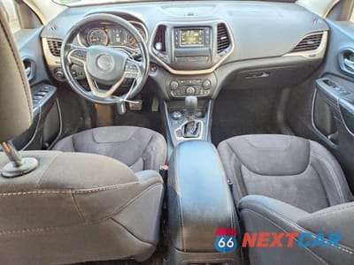 Zdjęcie 8 z 13 samochodu: 2015 JEEP CHEROKEE LATITUDE VIN:1C4PJMCB0FW636083 - miniatura