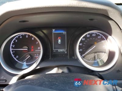 Zdjęcie 9 z 12 samochodu: 2023 TOYOTA CAMRY LE VIN:4T1C11AK5PU156453 - miniatura