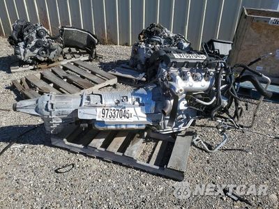 Trzecie zdjęcie samochodu z tyłu: 2021 CHEVROLET SILVERADO K1500 LT TRAIL BOSS VIN:1GCPYFEL5MZ385490 - miniatura