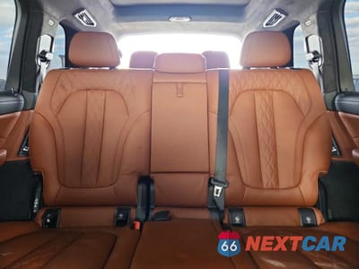 Zdjęcie 10 z 13 samochodu: 2025 BMW X7 M60I VIN:5UX33EM02S9X10235 - miniatura