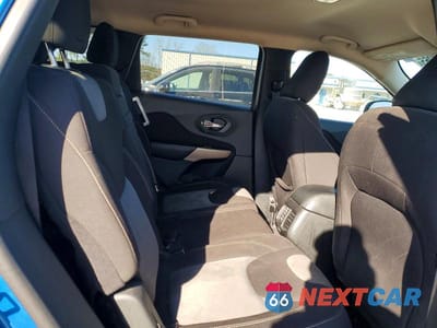 Zdjęcie 10 z 12 samochodu: 2018 JEEP CHEROKEE LATITUDE VIN:1C4PJLCB6JD544801 - miniatura