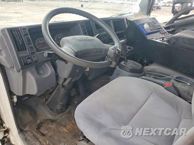 Zdjęcie 8 z 14 samochodu: 2019 ISUZU NPR HD VIN:54DC4W1B7KS813407 - miniatura