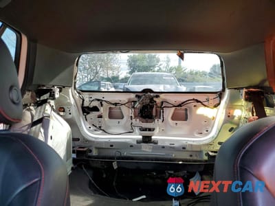 Zdjęcie 10 z 14 samochodu: 2018 VOLKSWAGEN GTI S/SE VIN:3VW447AU8JM258164 - miniatura