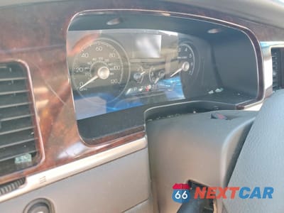 Zdjęcie 9 z 13 samochodu: 2011 LINCOLN TOWN CAR SIGNATURE LIMITED VIN:2LNBL8CV9BX750891 - miniatura