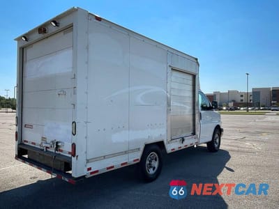 Czwarte zdjęcie samochodu z boku: 2019 CHEVROLET EXPRESS G3500 VIN:1GB0GRFP4K1146116 - miniatura