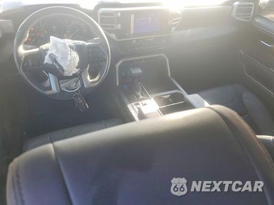 Zdjęcie 8 z 13 samochodu: 2024 TOYOTA TUNDRA CREWMAX SR VIN:5TFLA5DB3RX166231 - miniatura
