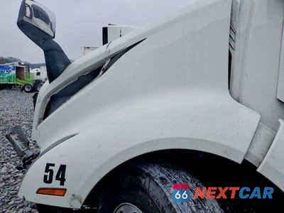 Zdjęcie 7 z 10 samochodu: 2024 VOLVO VNL SEMI TRUCK VIN:4V4NC9EH7RN638895 - miniatura