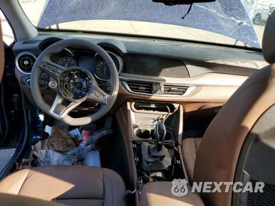Zdjęcie 8 z 14 samochodu: 2021 ALFA ROMEO STELVIO TI VIN:ZASPAKBN7M7D20775 - miniatura