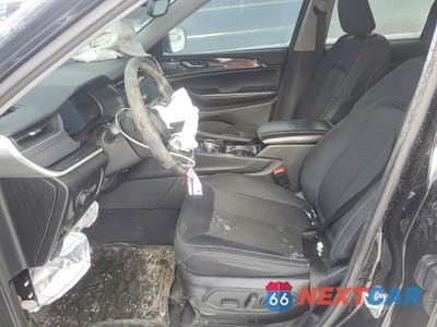 Zdjęcie 7 z 13 samochodu: 2023 JEEP GRAND CHEROKEE LAREDO VIN:1C4RJHAG9PC562535 - miniatura