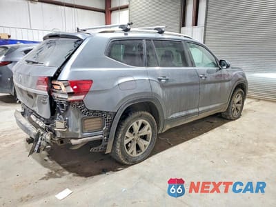 Trzecie zdjęcie samochodu z tyłu: 2018 VOLKSWAGEN ATLAS SE VIN:1V2LR2CA3JC530240 - miniatura