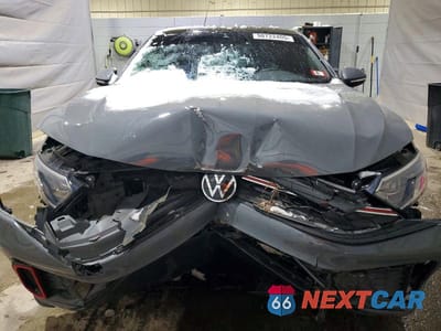 Piąte zdjęcie samochodu w środku: 2024 VOLKSWAGEN JETTA GLI AUTOBAHN VIN:3VW2T7BU2RM071037 - miniatura