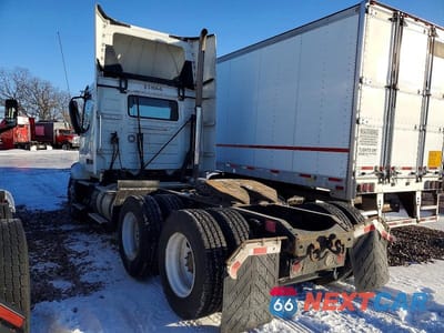 Trzecie zdjęcie samochodu z tyłu: 2023 VOLVO VNL SEMI TRUCK VIN:4V4NC9EG3PN316632 - miniatura