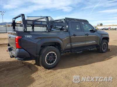 Trzecie zdjęcie samochodu z tyłu: 2024 TOYOTA TACOMA DOUBLE CAB VIN:3TMLB5JN7RM066778 - miniatura