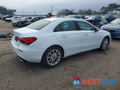 Trzecie zdjęcie samochodu z tyłu: 2020 MERCEDES-BENZ A 220 4MATIC VIN:WDD3G4FB4LW039934 - miniatura