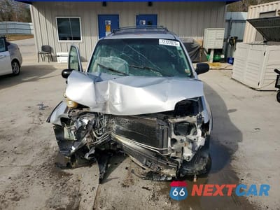 Piąte zdjęcie samochodu w środku: 2004 FORD ESCAPE XLT VIN:1FMCU03144KA69656 - miniatura