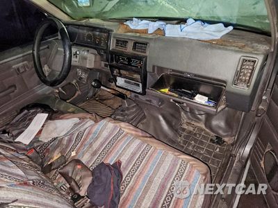 Zdjęcie 8 z 12 samochodu: 1989 NISSAN D21 SHORT BED VIN:1N6ND11S5KC308148 - miniatura
