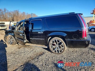 Drugie zdjęcie samochodu z przodu: 2011 GMC YUKON XL DENALI VIN:1GKS2MEF2BR286590 - miniatura