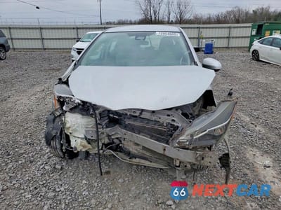 Piąte zdjęcie samochodu w środku: 2018 TOYOTA YARIS VIN:VNKKTUD38JA091260 - miniatura