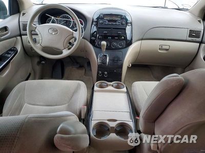 Zdjęcie 8 z 11 samochodu: 2004 TOYOTA SIENNA CE VIN:5TDZA23CX4S113852 - miniatura