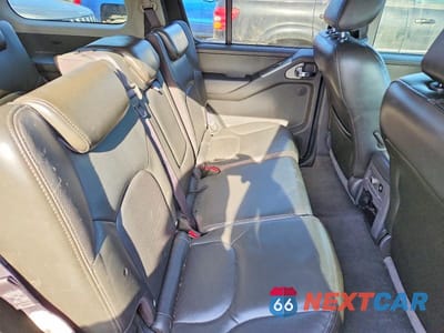 Zdjęcie 11 z 13 samochodu: 2006 NISSAN PATHFINDER LE VIN:5N1AR18W16C640181 - miniatura